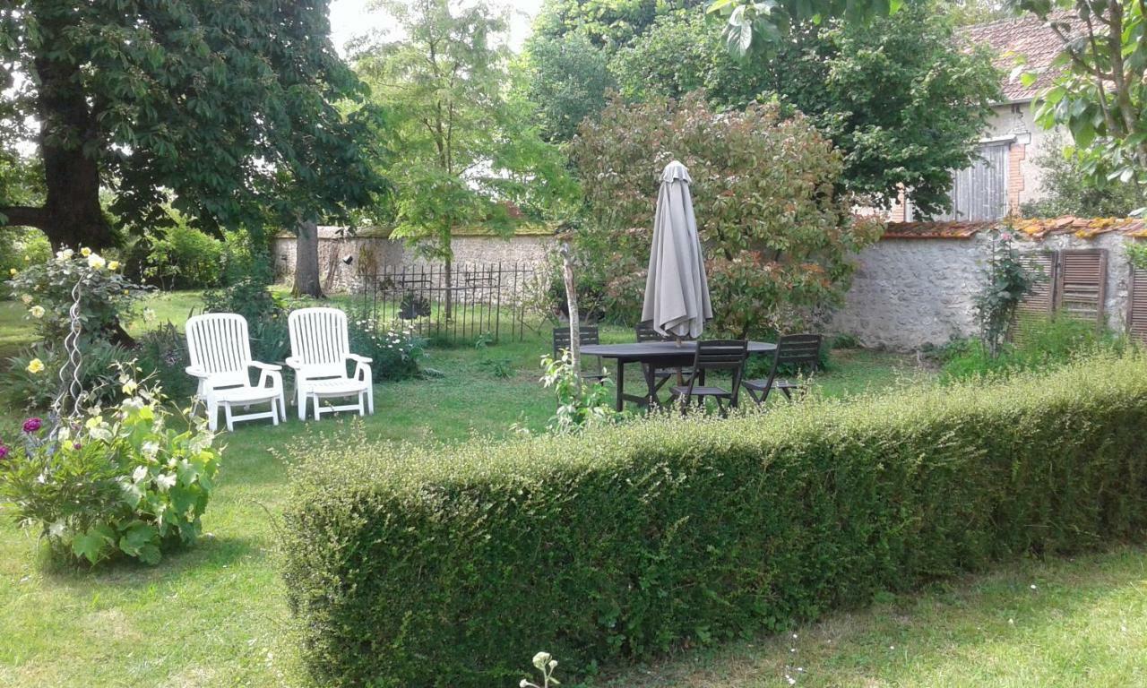 Une Maison A La Campagne Beaune-la-Rolande Luaran gambar